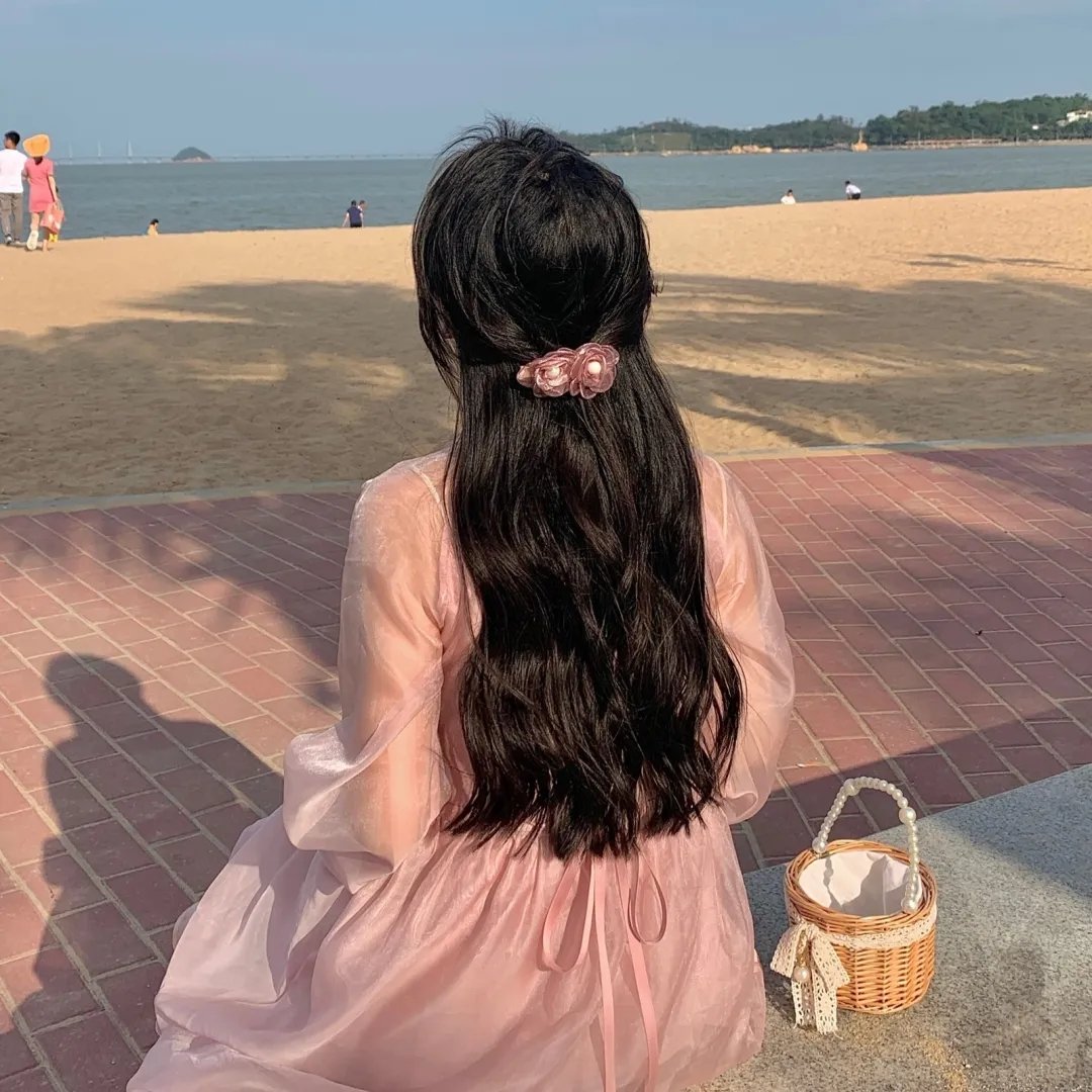 一个死气沉沉的夏天